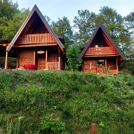 فيلة Seoski Turizam Feniks - Ostrog Kosjeric